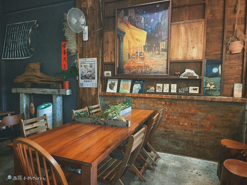 嘉義咖啡廳IN COFFEE—貓咪咖啡廳開到凌晨一點的嘉義咖啡廳,幸運的話同場有7隻貓咪相伴