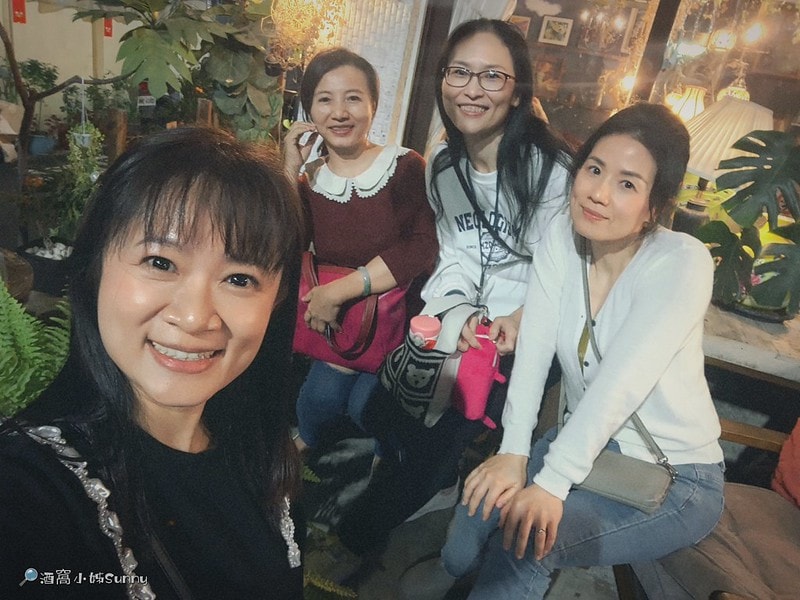 嘉義咖啡廳IN COFFEE—貓咪咖啡廳開到凌晨一點的嘉義咖啡廳,幸運的話同場有7隻貓咪相伴