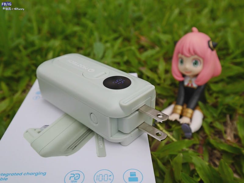 開箱｜超熱門的太空艙口袋行動電源,團購價只要990元,究竟該勸敗?還是勸退呢? MOZTECH® 太空艙 輕巧多功能口袋行動電源