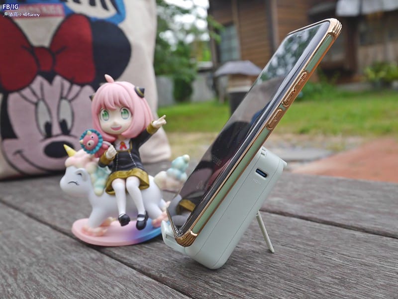 開箱｜超熱門的太空艙口袋行動電源,團購價只要990元,究竟該勸敗?還是勸退呢? MOZTECH® 太空艙 輕巧多功能口袋行動電源