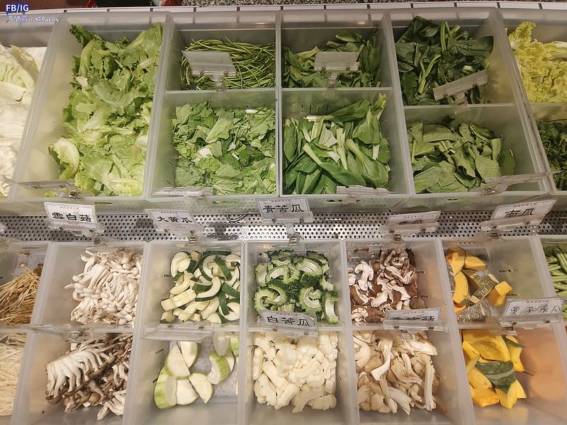 嘉義火鍋｜開箱-蔬盈市場火鍋,葷素皆有,自助吧吃到飽(嘉義民生門市)