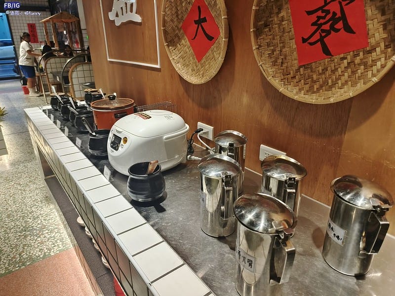 嘉義火鍋｜開箱-蔬盈市場火鍋,葷素皆有,自助吧吃到飽(嘉義民生門市)