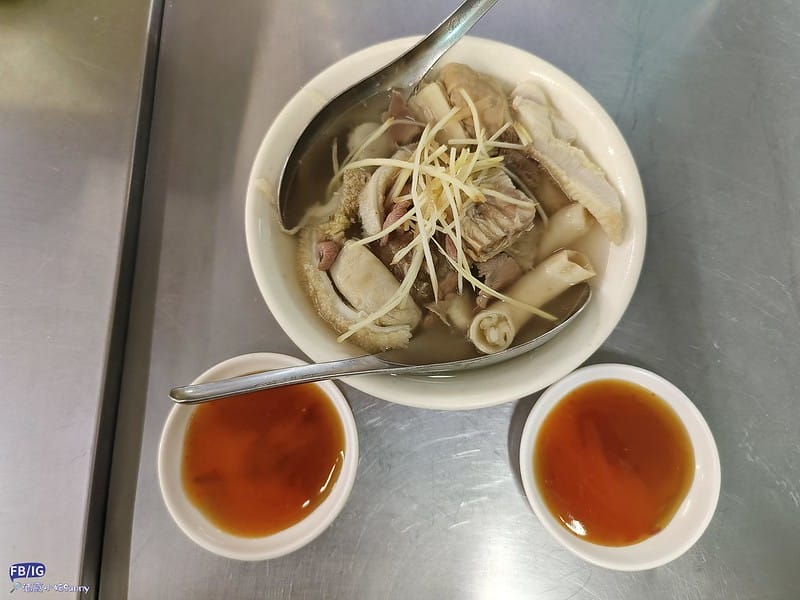 嘉義美食｜東市場8家必吃人氣美食,王家祖傳本產牛肉湯,阿富網絲肉捲,蕭家春捲