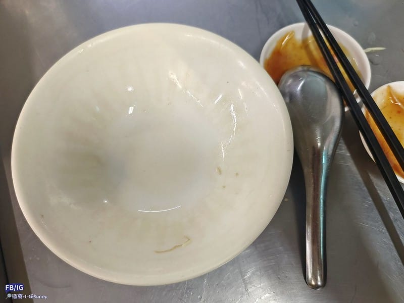 嘉義美食｜東市場8家必吃人氣美食,王家祖傳本產牛肉湯,阿富網絲肉捲,蕭家春捲