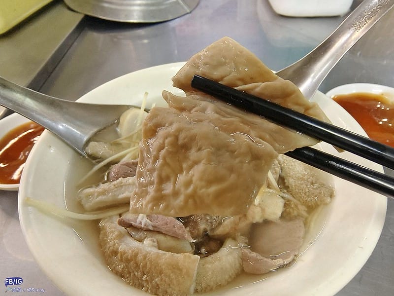 嘉義美食｜東市場8家必吃人氣美食,王家祖傳本產牛肉湯,阿富網絲肉捲,蕭家春捲