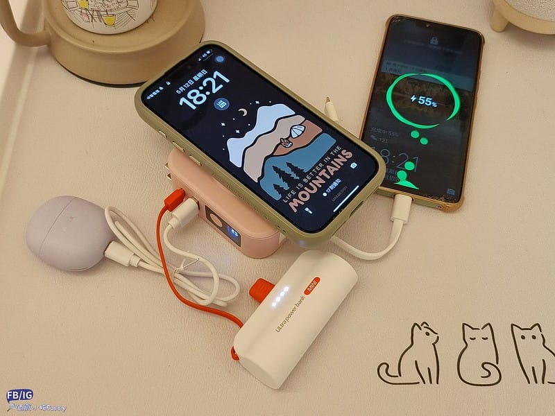 飛利浦PHILIPS行動電源團購｜PHILIPS 十合一自帶線行動電源⬊$1580＆PHILIPS 口袋行動電源⬊$519,一個就免運