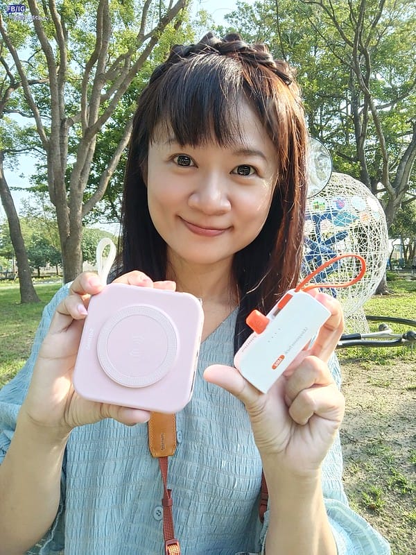 飛利浦PHILIPS行動電源團購｜PHILIPS 十合一自帶線行動電源⬊$1580＆PHILIPS 口袋行動電源⬊$519,一個就免運