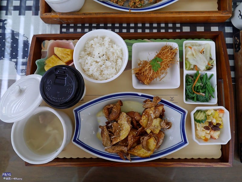 竹崎美食｜藏在新福農場裡的幸福餐廳，新福滴雞精，親子同遊戲沙、家庭聚餐、吃飯約會的好地方