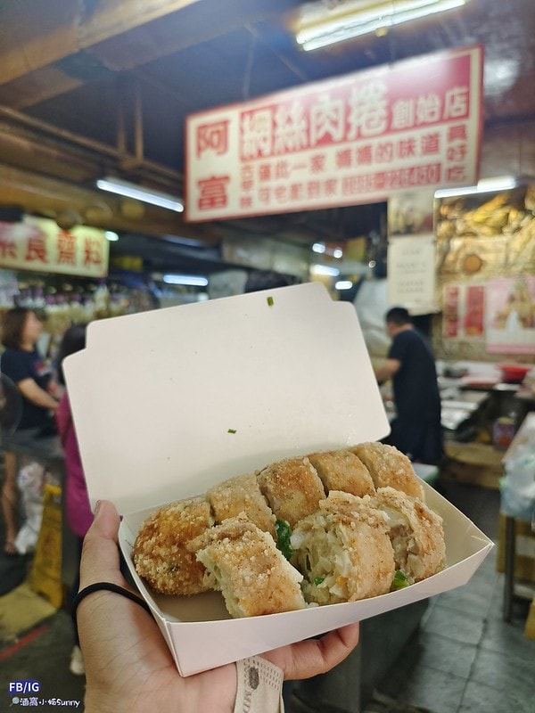 嘉義美食東市場8家必吃人氣美食,王家祖傳本產牛肉湯,阿富網絲肉捲,蕭家春捲