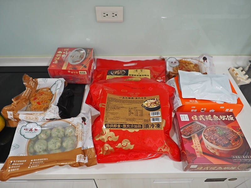 2025夢幻年菜預購團｜超強年菜團就是 24家品牌 60道年菜 可任選併運，小家庭、大家庭都適合，輕鬆選自由配真棒！