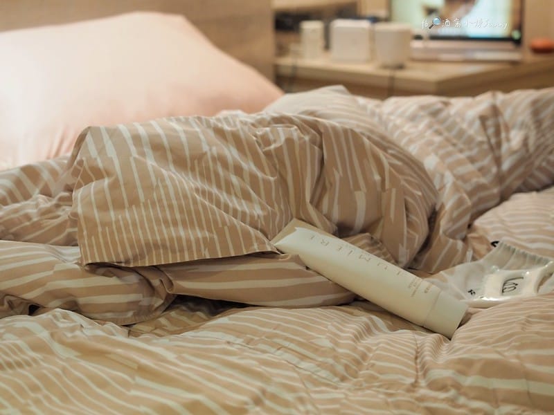 十月被開箱｜免萬元!千元高CP值輕又暖的羽絨被,可免裝被套直接蓋睡,可手洗機洗可捲收好收納,帶出國,露營都方便(文末有讀者優惠)