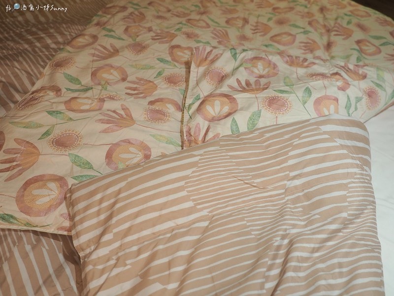 十月被開箱免萬元!千元高CP值輕又暖的羽絨被,可免裝被套直接蓋睡,可手洗機洗可捲收好收納,帶出國,露營都方便(文末有讀者優惠)