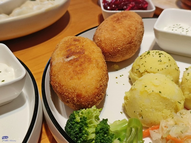 天啊 鄉下也能吃到烏克蘭料理了? 說說咖啡Shuo-Shuo Cafe