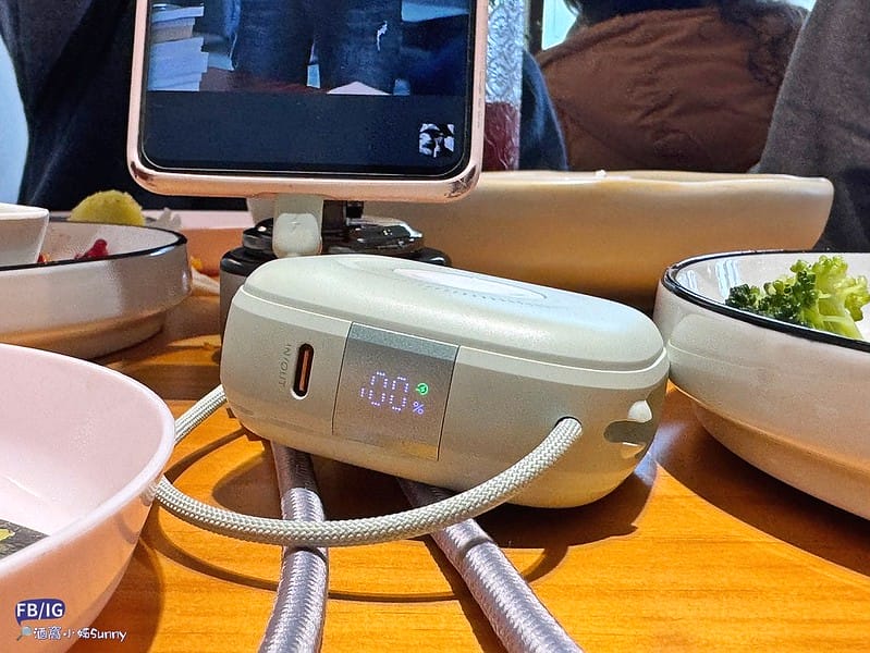 開箱｜aircolor 雲朵系六合一 磁吸無線快充行動電源