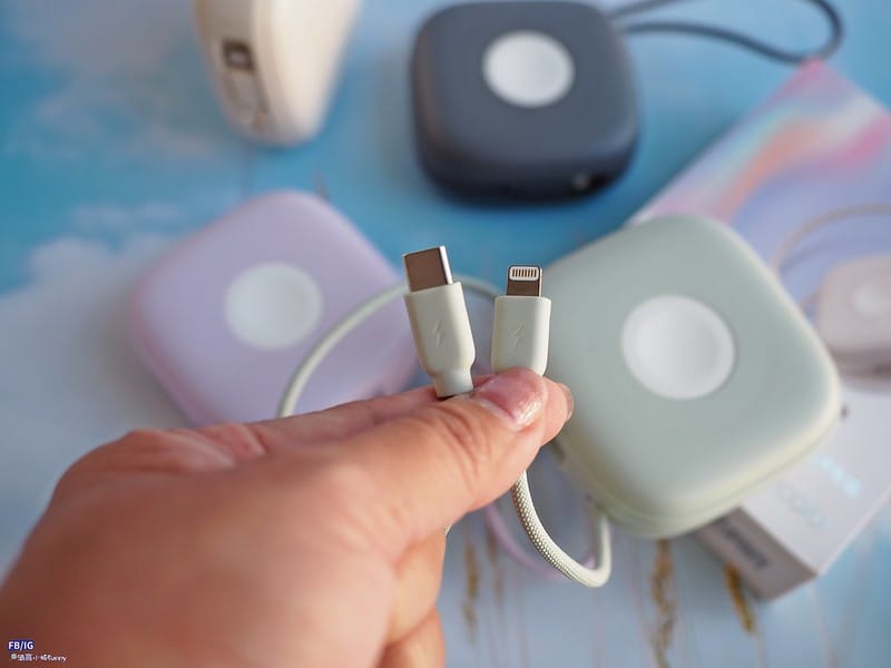 開箱｜aircolor 雲朵系六合一 磁吸無線快充行動電源