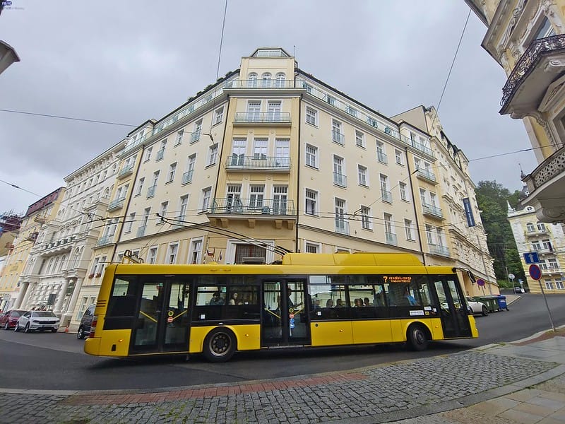 eSIM卡推薦｜出國旅遊上網用QK eSIM,免換卡、免插卡、免寄送,地區一鍵轉換超輕鬆(本次使用於歐洲/捷克/布拉格/中國/北京)