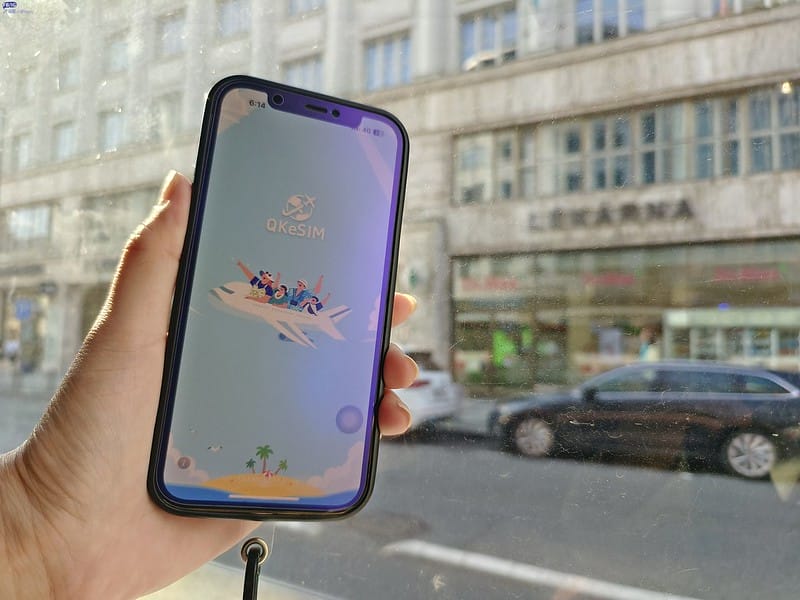 eSIM卡推薦｜出國旅遊上網用QK eSIM,免換卡、免插卡、免寄送,地區一鍵轉換超輕鬆(本次使用於歐洲/捷克/布拉格/中國/北京)