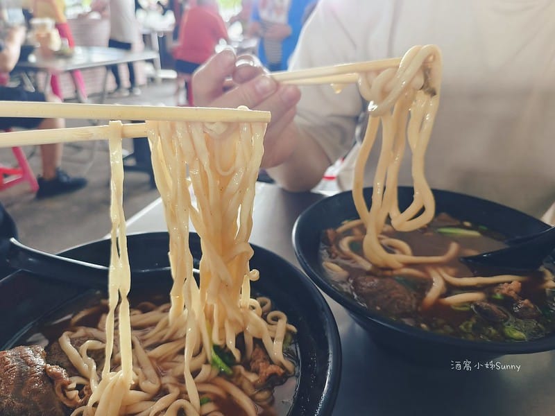 嘉義竹崎美食推薦｜竹崎約會聚餐的好地方｜老松牛肉麵,早上七點開賣到下午四點,賣完會提早打烊