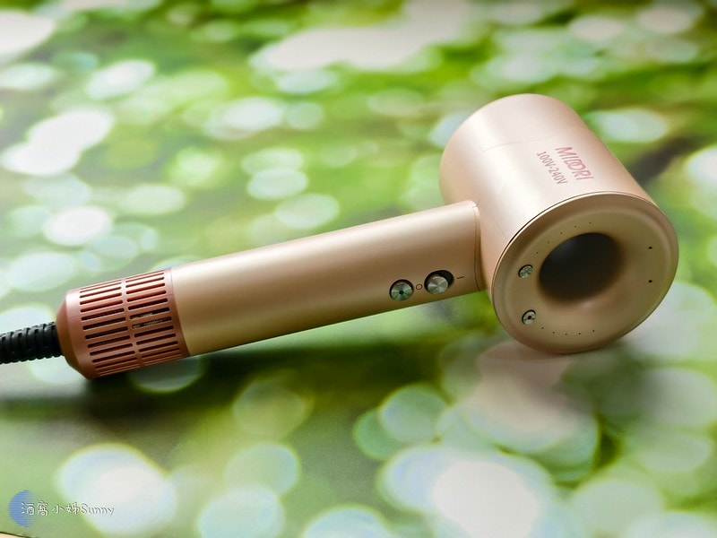 兩千元有照的旅行吹髮神器[MIDORI美多莉全球通]高風速溫控負離子吹風機(附全球轉接頭) 雙電壓吹風機