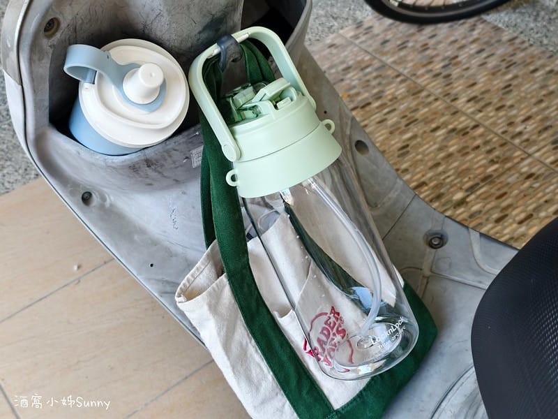 樂扣樂扣｜SUSU不鏽鋼吸管杯(750ml)+嚼對FUN飲吸管杯(750ml)+Tritan大容量背帶水壺2L