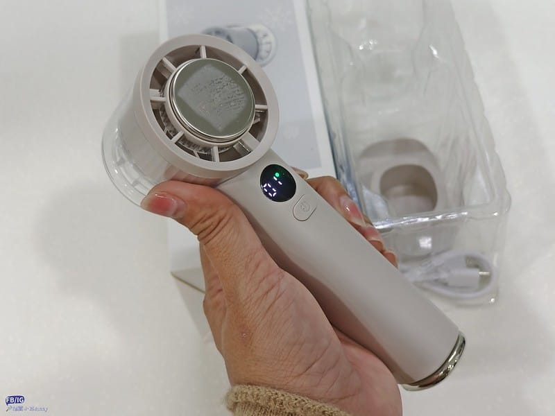 2025隨身風扇推薦｜開箱【FUNY】冰晶渦輪手持風扇＆冰鎮渦輪多功能風扇