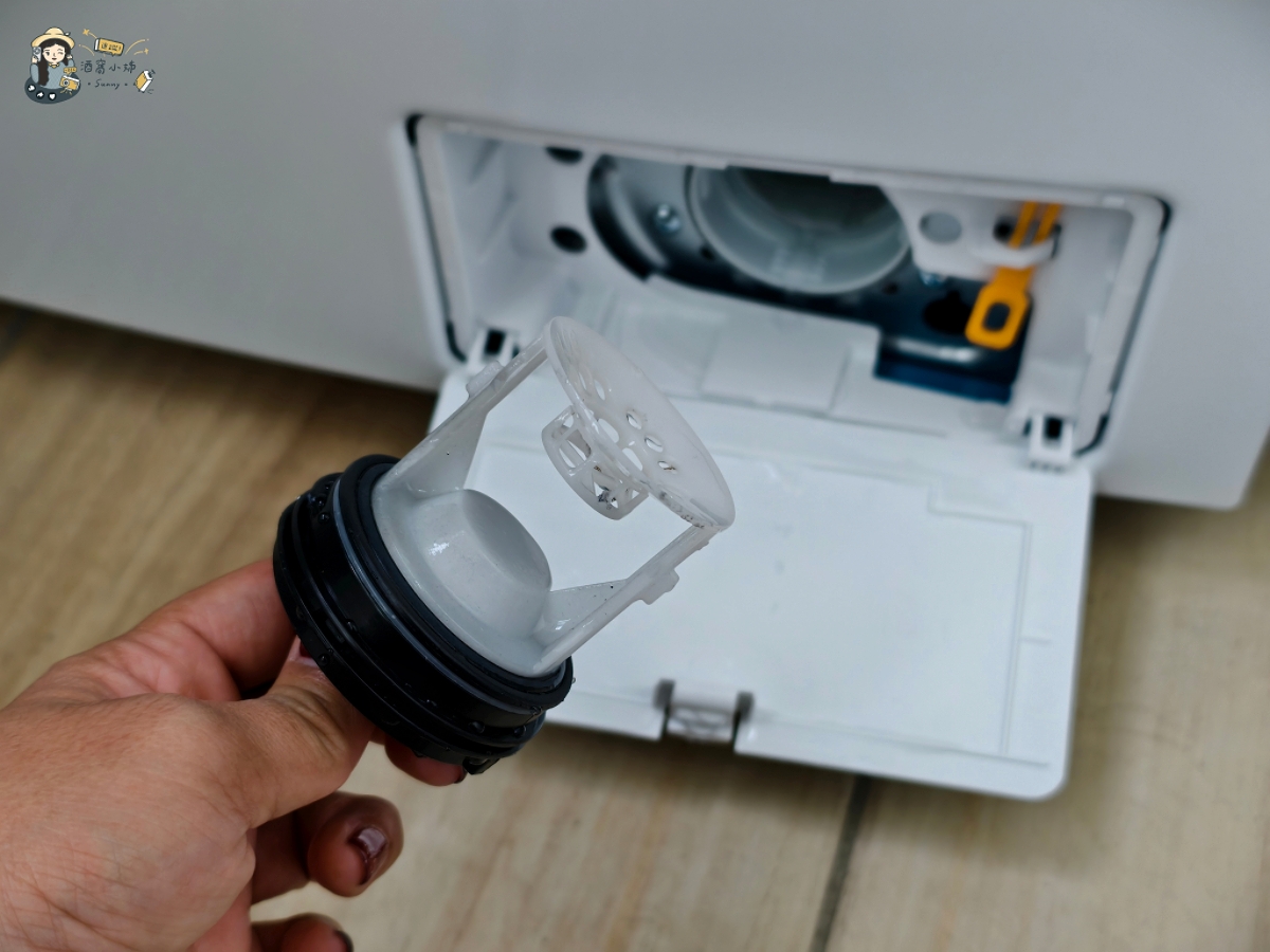 金魚腦救星！不用量洗衣精，早上洗晚上收也不臭不皺｜only 小祈禱 12.5KG 自投洗劑洗脫烘滾筒洗衣機使用分享