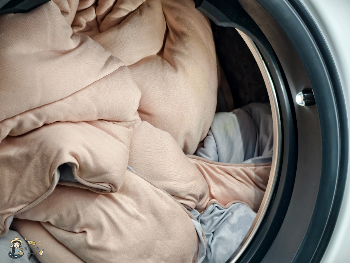 金魚腦救星！不用量洗衣精，早上洗晚上收也不臭不皺｜only 小祈禱 12.5KG 自投洗劑洗脫烘滾筒洗衣機使用分享