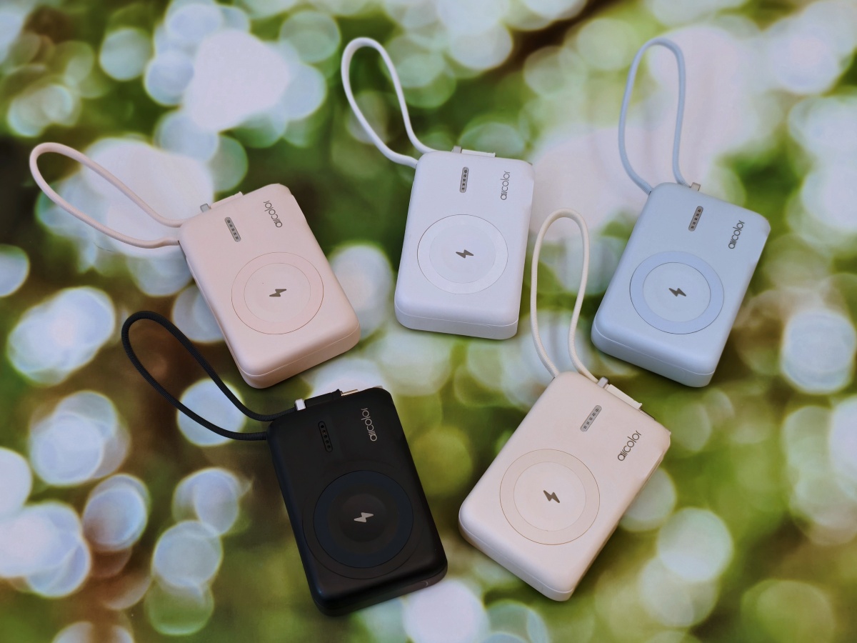 Aircolor 雲朵系35W快充行動電源開箱|出國旅行必備!Qi2磁吸、自帶AC插頭、10000mAh全能充 - 第5張圖 Aircolor 雲朵系35W快充行動電源開箱|出國旅行必備!Qi2磁吸、自帶AC插頭、10000mAh全能充